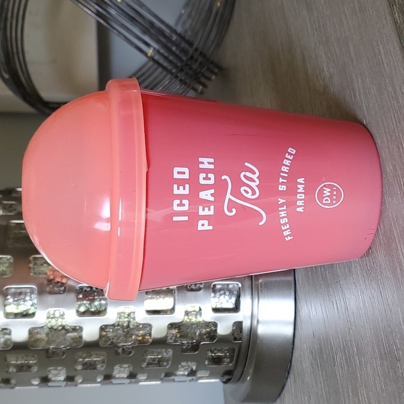 DW Home Other - DW Home Summer Smelling Peach Iced Tea Candle 11.2 oz